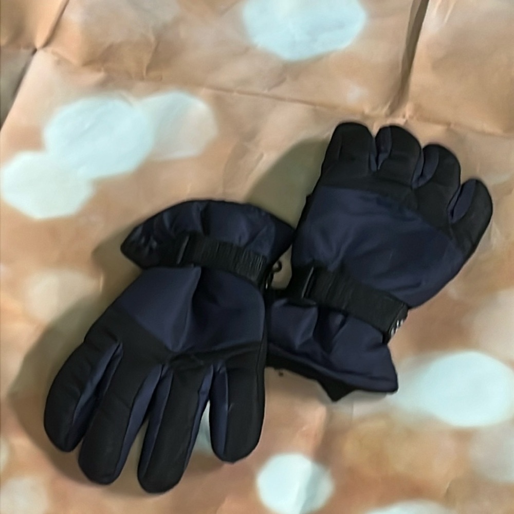 Black Insulated Winter Gloves with Adjustable Straps